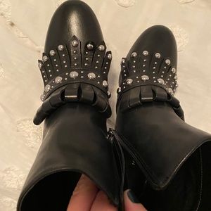 qamile block heel booties